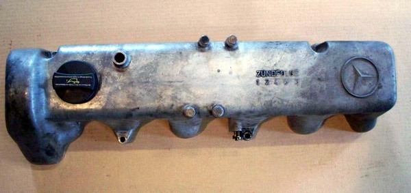 Genuine Mercedes-Benz Valve Cover OM617 Diesel W115 W116 W123 W126