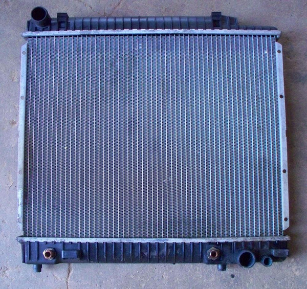 Genuine Mercedes-Benz Radiator OM617 Turbo Diesel W123 W126
