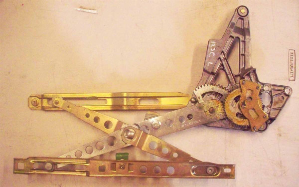 Genuine Mercedes-Benz Electric Window Regulator Front Left W123 W126 Coupe