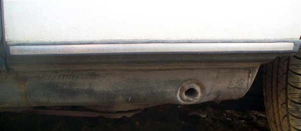 Genuine Mercedes-Benz Lower Chrome Moulding Rear Right Quarter Panel Trim W123 Coupe