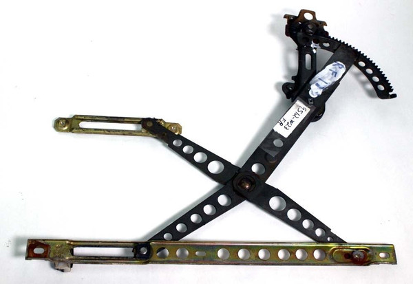 Genuine Mercedes-Benz Manual Window Regulator Front Right W123 Sedan Wagon Genuine Mercedes-Benz Manual Window Regulator Front Right W123 Sedan Wagon