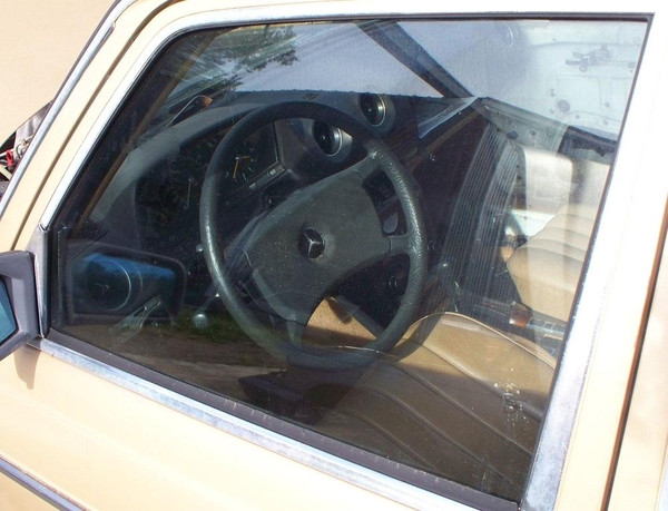Genuine Mercedes-Benz Door Window Glass Front Left W123 Sedan Wagon