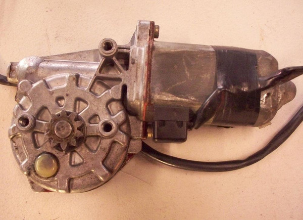 Genuine Mercedes-Benz Window Motor Rear Left 10 Tooth Low Gear