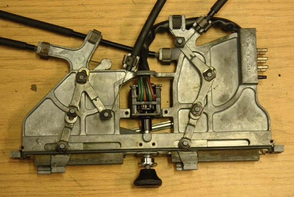 Genuine Mercedes-Benz Climate Control Vents Control Mechanism W114/W115