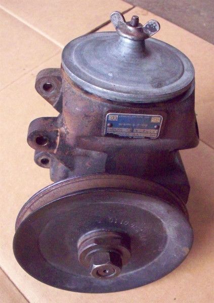 Genuine Mercedes-Benz Power Steering Pump OM617 .950 Turbo Diesel W116 300SD