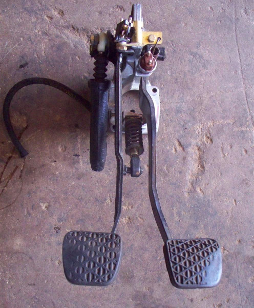Genuine Mercedes-Benz Clutch and Brake Pedal Assembly for Manual Transmission W123