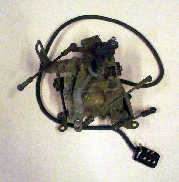 Genuine Mercedes-Benz Cruise Control Actuator Assembly OM601 OM602 OM603 Diesel W124 W126 W140 W201 84-96