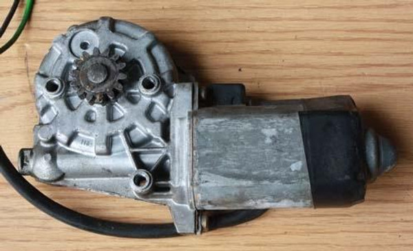 Genuine Mercedes-Benz Window Motor Left 14 Tooth Low Gear