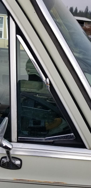 Genuine Mercedes-Benz Door Quarter Glass Front Right W108 W109