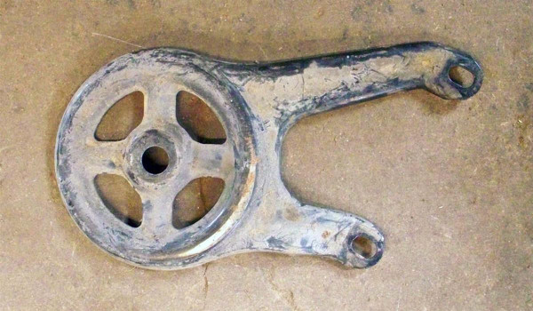 Genuine Mercedes-Benz Rear Subframe Mounting Bracket Right W126