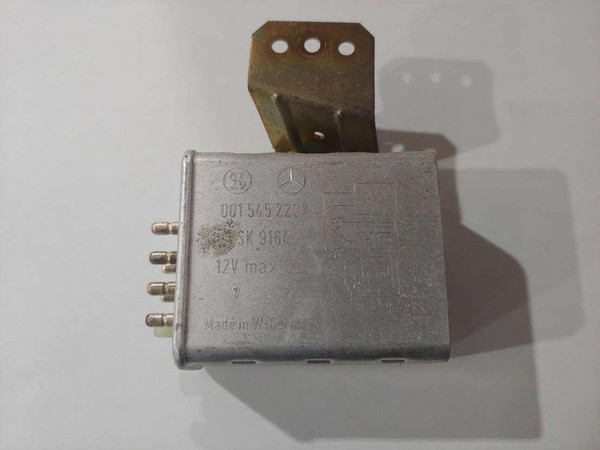 Genuine Mercedes-Benz Glow Plug Relay for OM616 & OM617 NA Diesel W123 W460 Genuine Mercedes-Benz Glow Plug Relay for OM616 & OM617 NA Diesel W123 W460