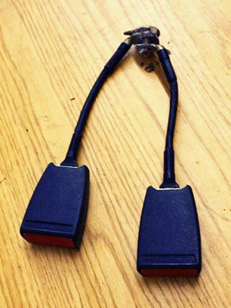 Genuine Mercedes-Benz Rear Seat Belt Double Receiver for Hole Buckle, Center W126 Sedan 83-87