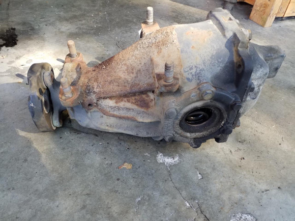 Genuine Mercedes-Benz Differential 3.58 Gearing Rear-End W123 M110