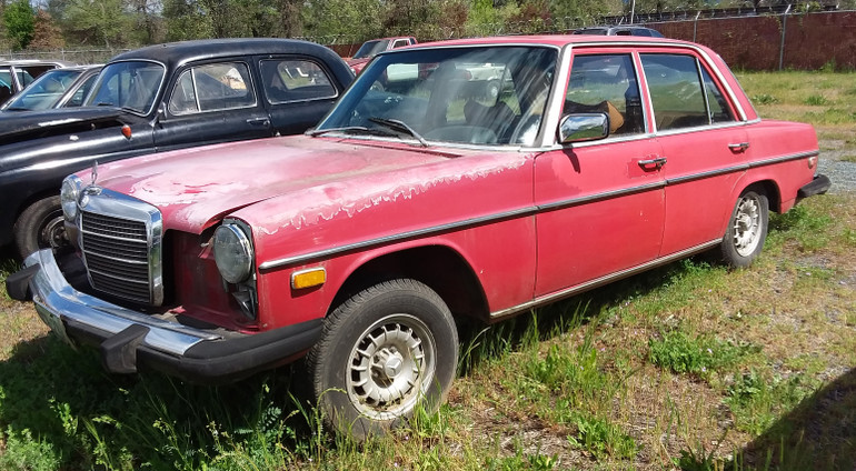 Cars In The Yard: 1974 W115 240D