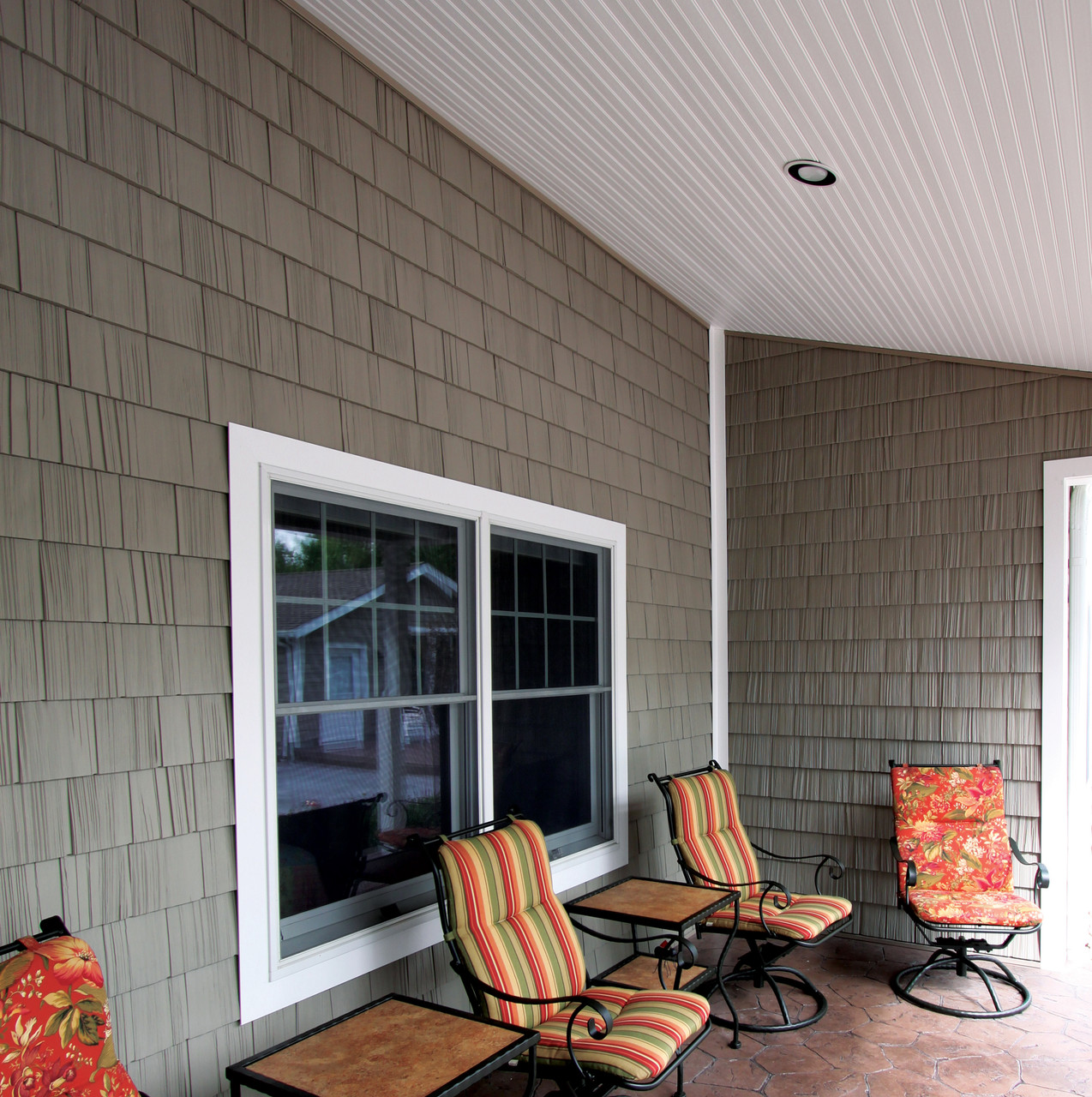Foundry Split Shake Vinyl Siding from