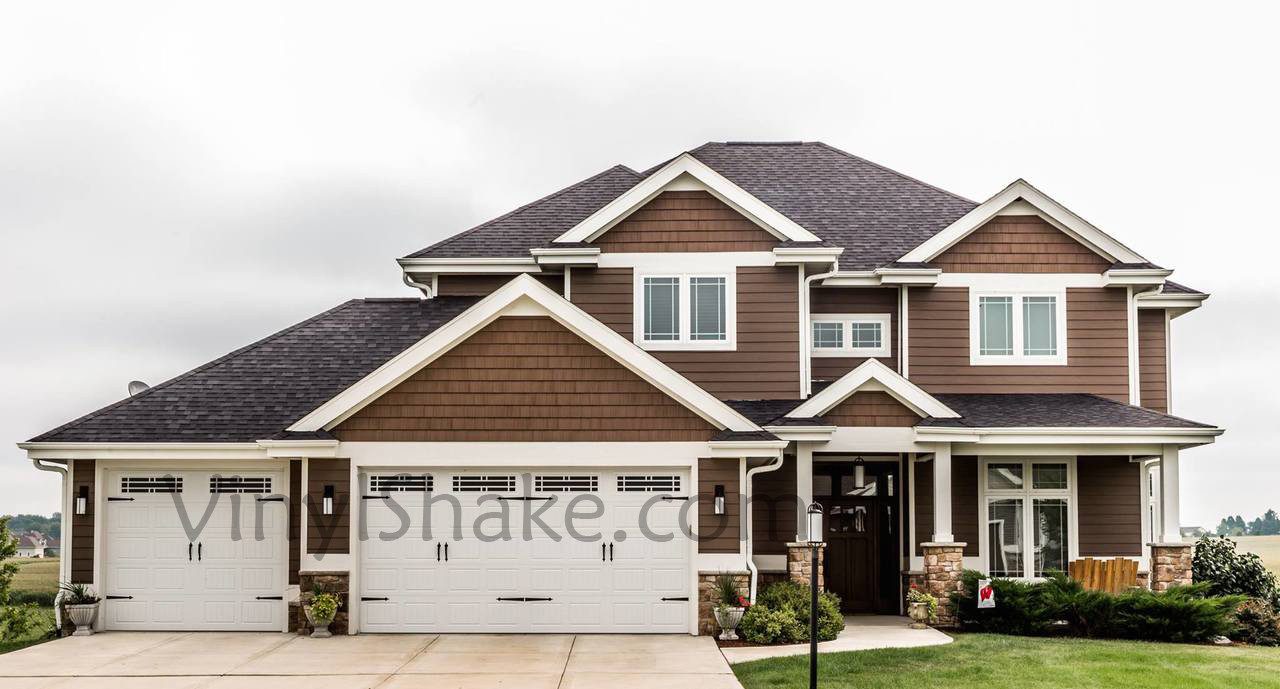 Foundry Split Shake Vinyl Siding from