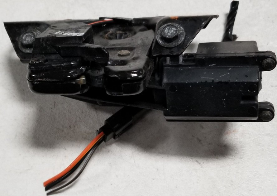 1995 1996 1997 Lincoln Town Car Trunk Latch Lock Release Actuator