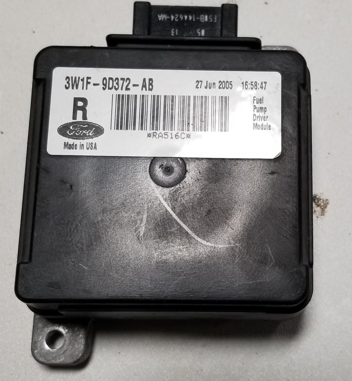 2003 2004 2005 Ford Crown Victoria Fuel Pump Driver Module 3W1F