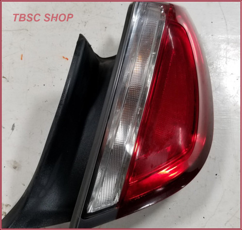 2009 10 11 2012 Lincoln MKS Brake Taillight Tail Light RH Passenger