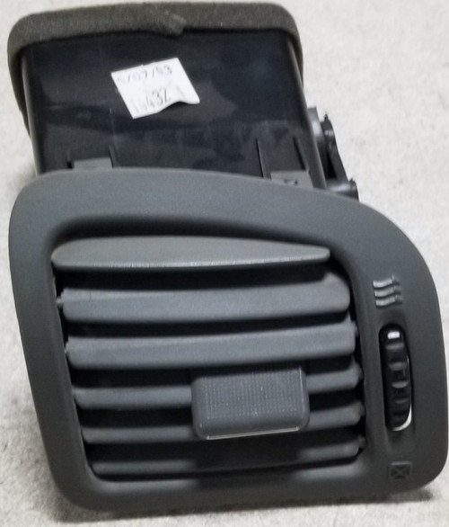 2000 01 02 03 04 05 2006 LINCOLN LS RH DASH VENT LOUVER Medium Ash