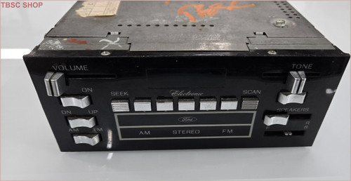 Core 1980 Ford Thunderbird Radio AM FM EOAF-18B827-AB