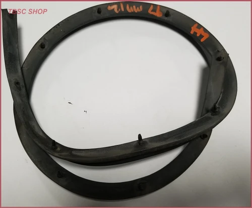 Door Lower Molding Weatherstrip LH RH No Rips 1992-1997 Thunderbird Cougar
