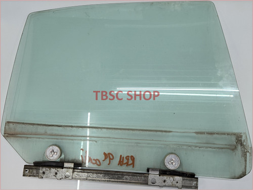 1995 96 97 98 99 00 01 2002 Lincoln Continental RH Rear Window Glass