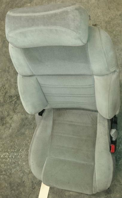 Seat Front - Passenger Side - Gray Cloth - Full Power - Motors Included - Grade B - SE0049 - WWW.TBSCSHOP.COM