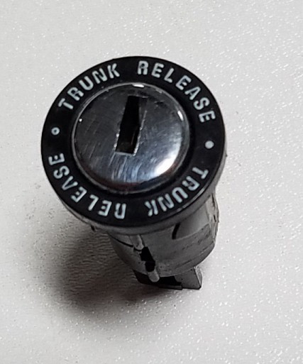 1994 1995 1996 1997 Thunderbird Cougar Trunk Release Switch Chrome