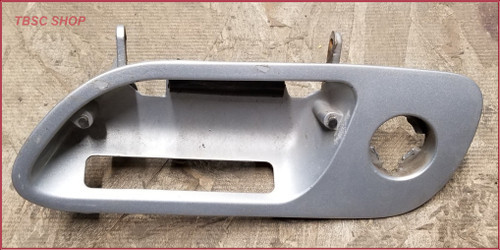 1993 to 2002 Lincoln Mark VIII Continental Exterior Door Handle Base Silver