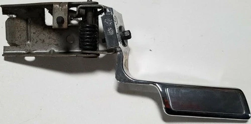 1984-1992 LINCOLN MARK VII DOOR HANDLE PASSENGER RH interior