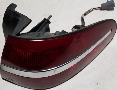 1995 1996 1997 LINCOLN CONTINENTAL RH RIGHT PASSENGER BRAKE TAIL LIGHT LAMP Grade B
