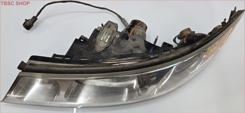1998 1999 2000 2001 2002 Lincoln Continental LH Driver side headlight Assembly 1998 1999 2000 2001 2002 Lincoln Continental LH Driver side headlight Assembly
