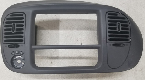 97 98 99 00 01 02 03 FORD F150 CENTER DASH RADIO CLIMATE BEZEL Gray OEM 4X4