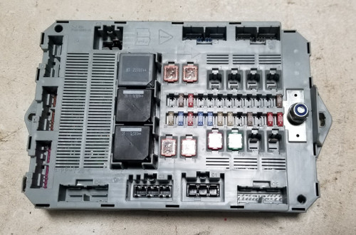 2010-2011 Jaguar X250 XF 5.0 Rear Trunk Relay Fuse Box Panel Park Assist Halogen