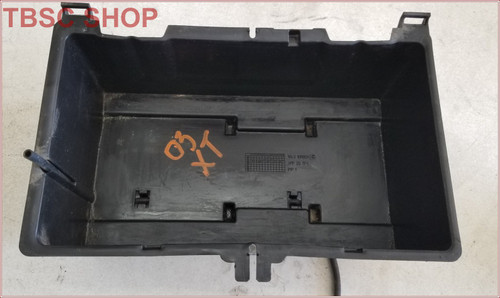 2002 03 04 05 06 07 2008 JAGUAR X-TYPE Battery Enclosure Lower Good Clips