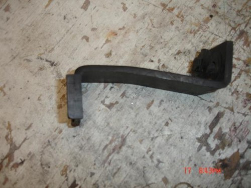 1989 1990 1991 1992 1993 Thunderbird Cougar Bumper Cover Front Bracket Support