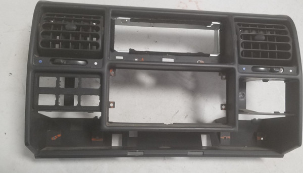 1998 to 2004 LAND ROVER DISCOVERY 2 II Center Dash Bezel with Air Vents