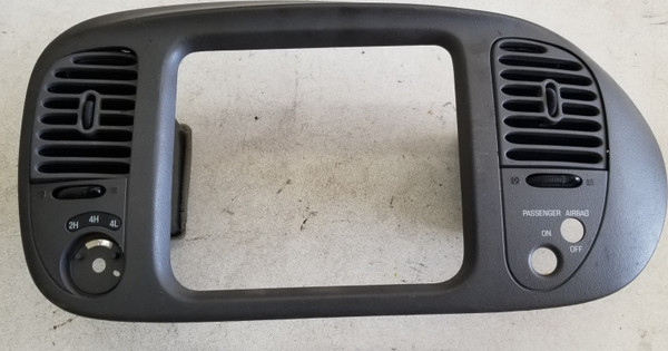 97 98 99 00 01 02 Ford Expedition RADIO TRIM DASH BEZEL Gray 2H 4H 4L