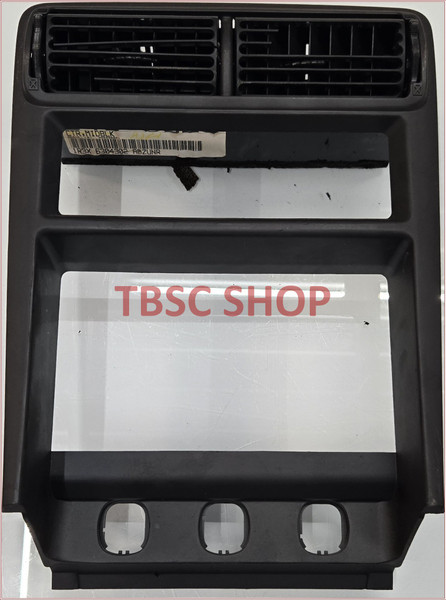2001 02 03 2004 FORD MUSTANG CENTER DASH VENTS RADIO BEZEL Black 1R3X6304302ADZ