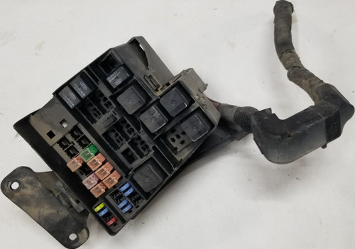 2003 04 05 2006 LINCOLN LS Engine Bay Fuse Relay Box with Fuses V6 V8