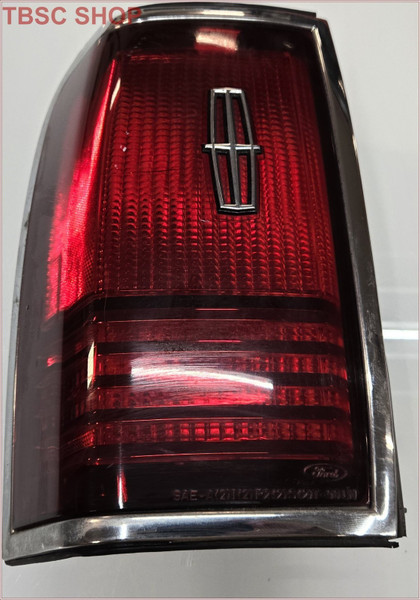1990 1991 1992 1993 1994  Lincoln Town Car LH Driver Side Tail Light Lamp OEM