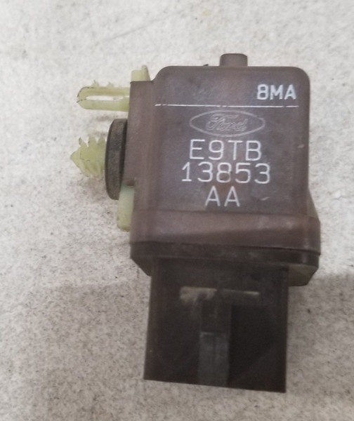1988 1989 Ford Pickup Truck F150 F350 F250 Bronco HORN RELAY E9TB13853AA