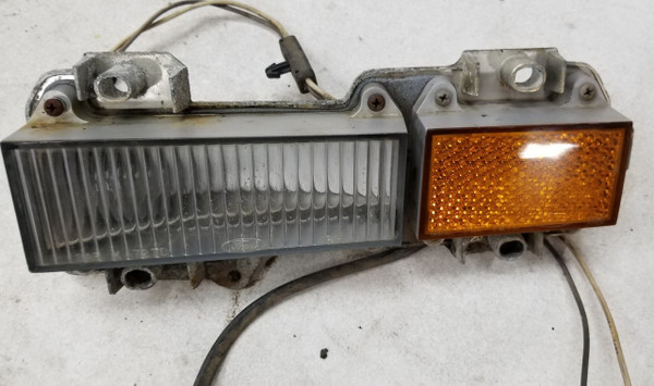 1973 74 75 76 FORD THUNDERBIRD FRONT SIDE MARKER LIGHT LAMP RH D3SB-15A428-AA