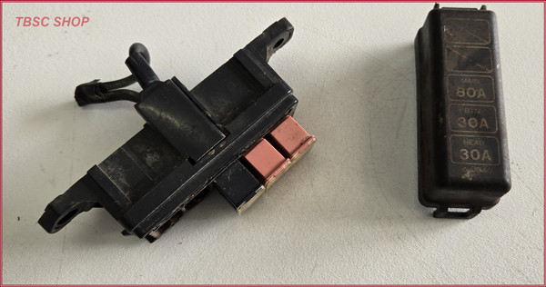 1986 to 1993 MAZDA B2000 B2200 B2600i EFI MAIN FUSE BOX 80 AMP 30 AMP UNDER HOOD
