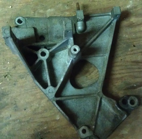 Lincoln Mark VIII - Engine Bracket - Driver Side - 4.6L DOHC - 1993 - 1998 - WWW.TBSCSHOP.COM