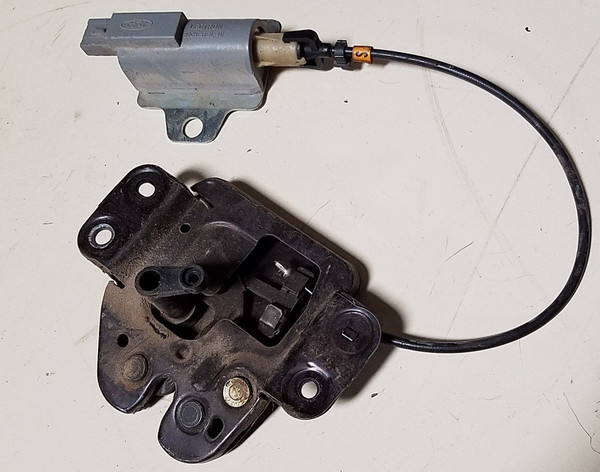 Trunk Lock Assembly with Solenoid - 1989 - 1995 - Thunderbird and Cougar - WWW.TBSCSHOP.COM