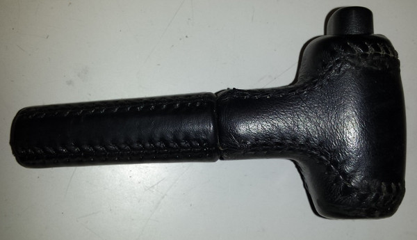 Auto Transmission Shifter Leather Handle - Light Scuffs / Wear - 1989 - 1993 - Grade B - WWW.TBSCSHOP.COM Auto Transmission Shifter Leather Handle - Light Scuffs / Wear - 1989 - 1993 - Grade B - WWW.TBSCSHOP.COM