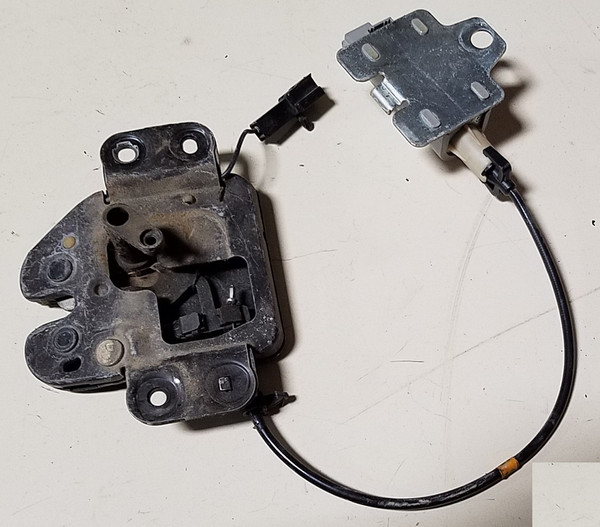 1989-95 Thunderbird & Cougar Trunk Lock Assembly with Anti-Theft Harness and Solenoid - WWW.TBSCSHOP.COM