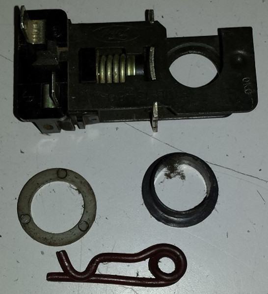 Brake Switch / Stop Switch 1989 - 1997 - Used on many Ford Platforms - WWW.TBSCSHOP.COM